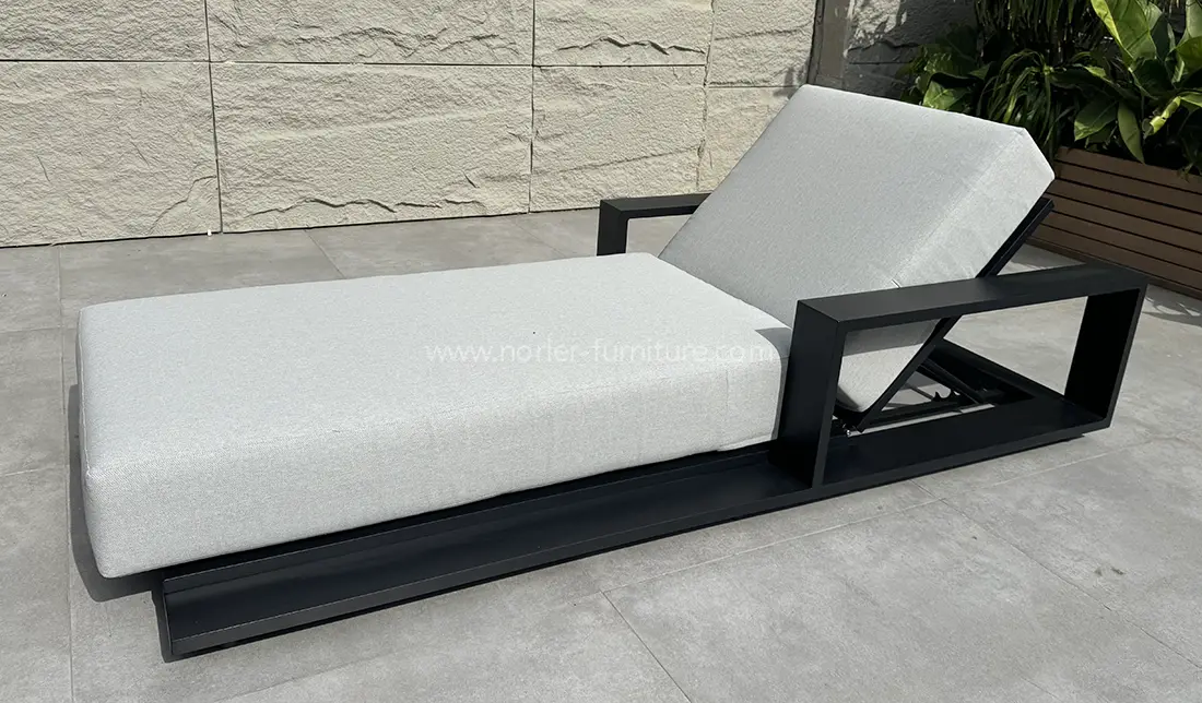 Outdoor Modern Luxury Aluminum Frame Sun Lounger