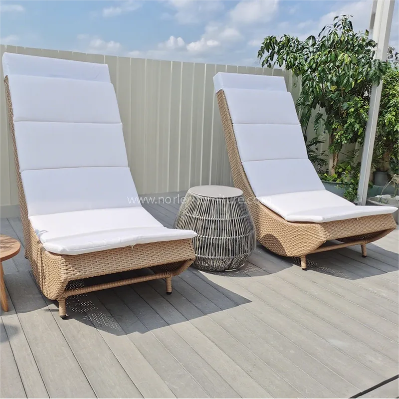 Outdoor Leisure Aluminum Frame PE Rattan Sun Lounger